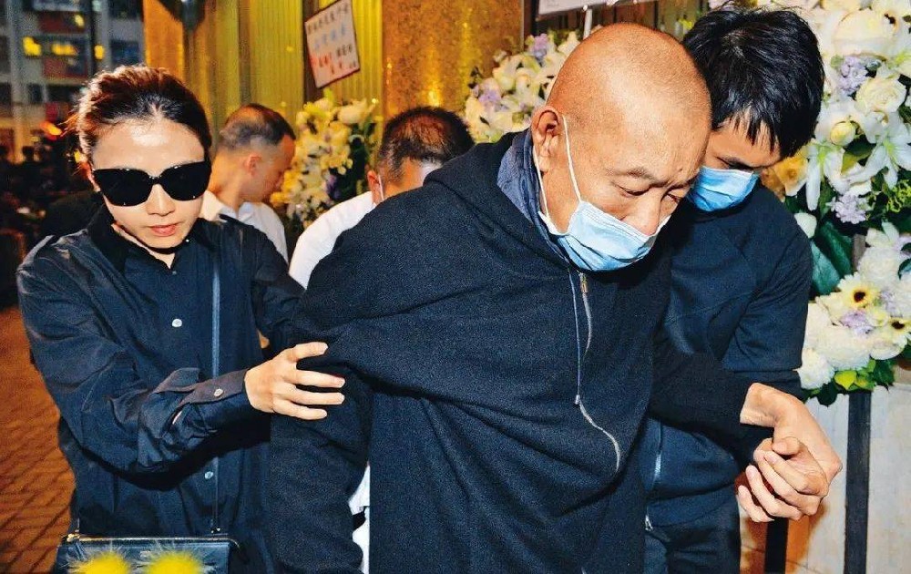 深圳同志导航报道：71岁刘銮雄宣布家产分配：刘鸣炜接手全部财产，甘比被彻底排除在外