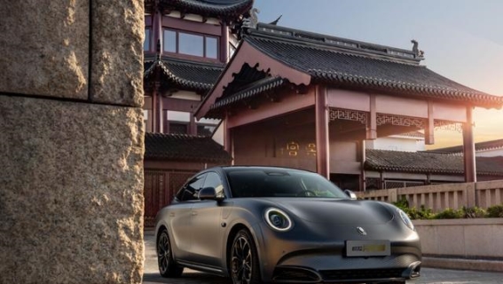 熊导航报道：时尚黑化，欧拉闪电猫暗夜版：风华绽放，20.88万闪耀登场