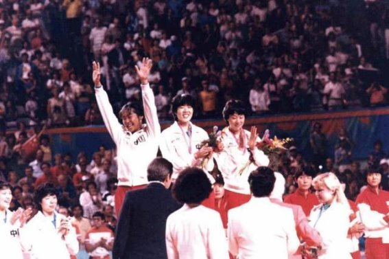 周晓兰：从中国女排巅峰到美国的新生活