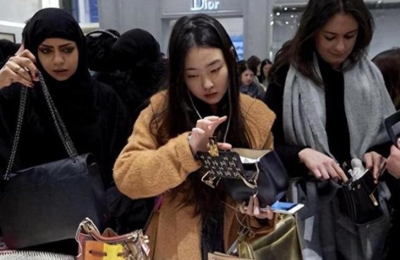 假货横行市场，消费者追捧真相