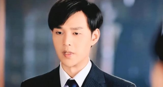 娱乐圈的“真假难辨”：揭秘影视剧中匪夷所思的穿帮现象