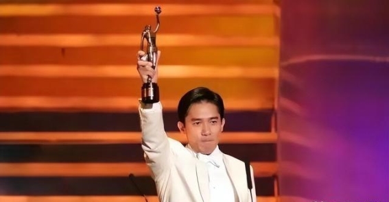 英雄惜英雄：刘德华与梁朝伟，两位巨星的不凡底蕴与无尽贡献