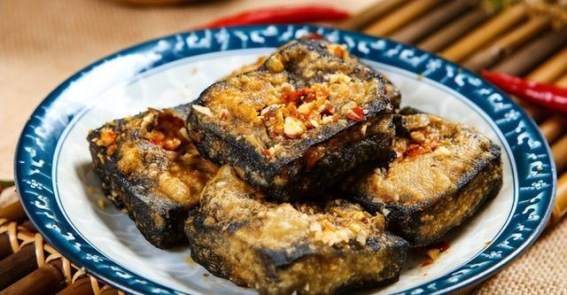 餐桌背后的真相：饭店里“最脏”的6道菜，多数人却浑然不知！ ​