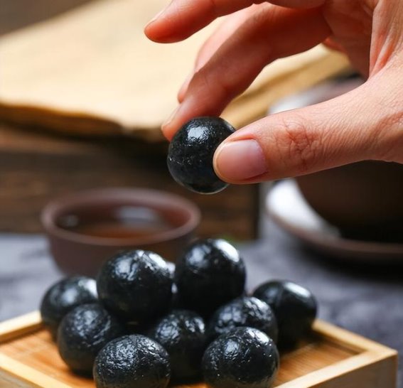 突破危机的力量：中成药麝香保心丸的救命奇迹与健康启示