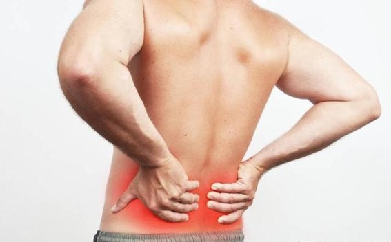 腰部疼痛与背部僵硬的关系及缓解方法
