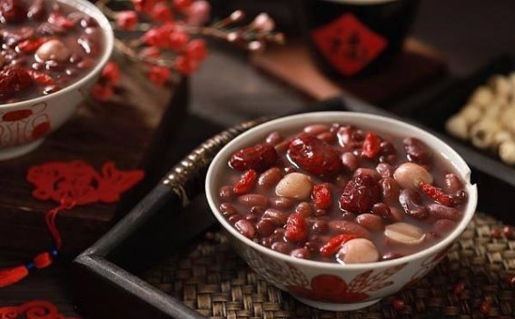 腊八节喝腊八粥，温暖又健康