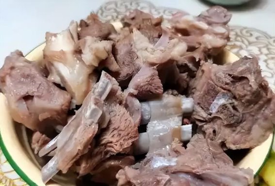 羊肉与肝脏健康的关系：肝炎患者如何调整饮食避免肝硬化