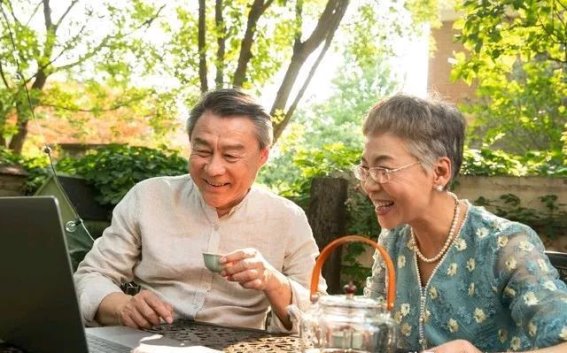 老年人健康长寿的五个关键习惯，助您轻松度过黄金岁月