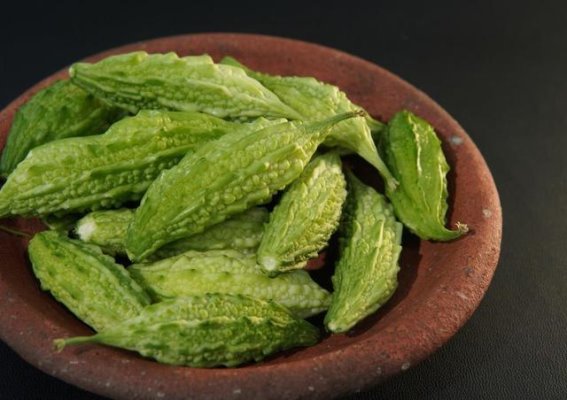 苦瓜有助降血脂，但控制饮食才是关键