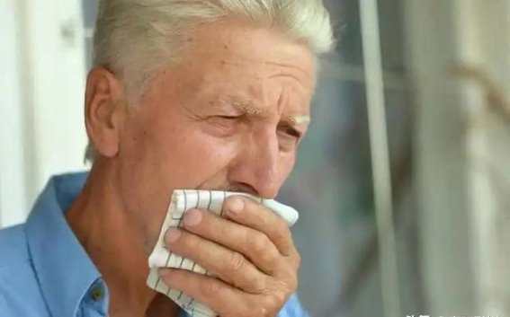 肺癌的早期信号：细微变化不可忽视