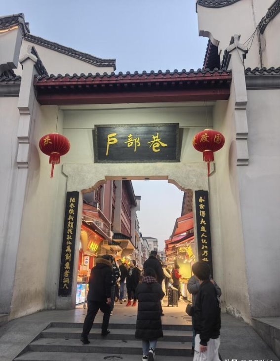 武汉：一场穿越历史与现代的旅程