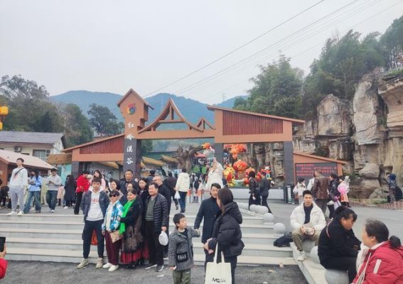 红岭溪谷：一座网红景区的崛起与挑战