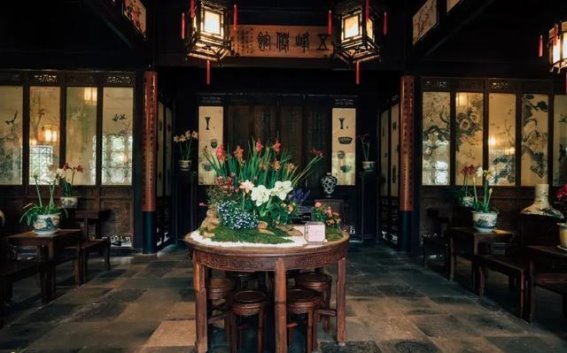 在苏州园林中漫步，享受健康与诗意的融合