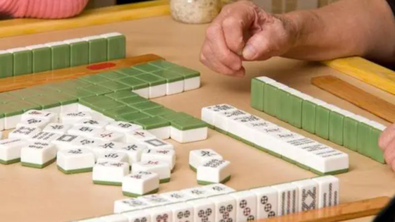 48岁大姐成功应聘月薪3万麻将主播！网友：麻将还有等级证书？