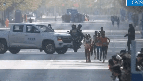 2cc9fa5be4564901ade936d3fb80cdc5~tplv-tt-origin-asy2_5aS05p2hQOmlreWwj-eGmQ==[1].gif