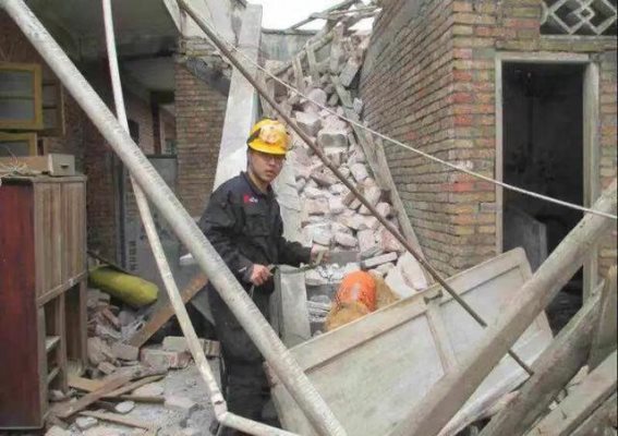 同志导航报道：默默奉献的中国民间搜救犬之路