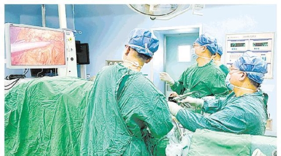 茂名市胸外科年会高州顺利举办，专家现场演示食管癌手术