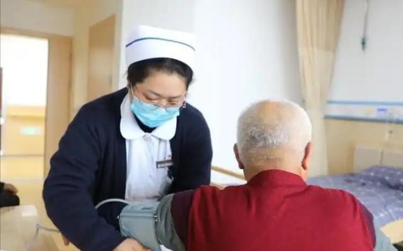 高血压患者要少吃这些食物，核桃也不例外