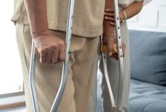 睡前泡脚半小时有风险？这些事项上了年纪的人要特别注意