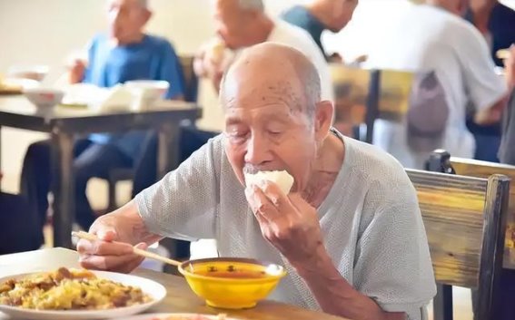 糖尿病患者的饮食误区：四种食物可能影响血糖稳定