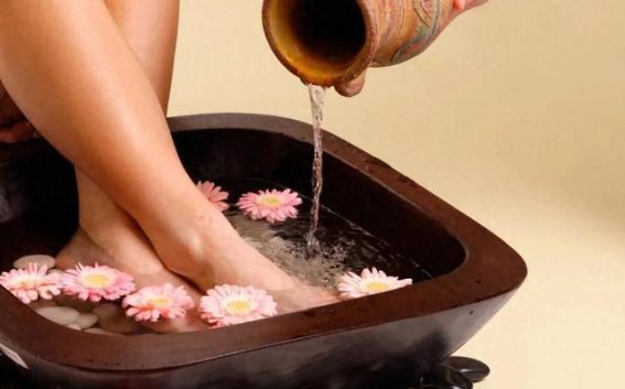 冬季泡脚的注意事项与健康指导
