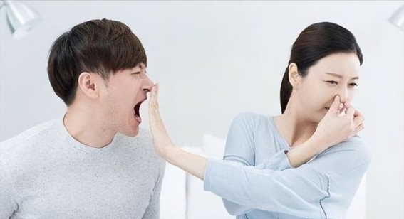 胃部疾病的口腔信号：你是否忽视了这些警告？