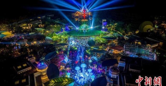 三亚：春节旅游热潮不断升温，宽体机频繁进港