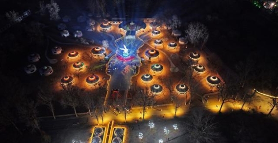 河北承德盛世山庄新春灯会：璀璨光影与古韵交融