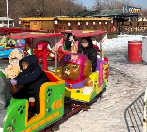 岫岩：冰雪经济点燃文旅新梦想