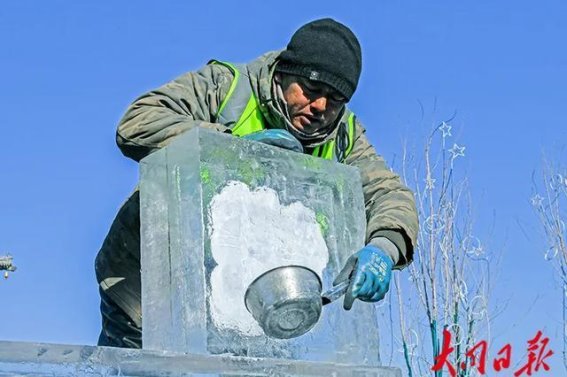 大同冰雪节：冰雕艺术点亮古城寒冬