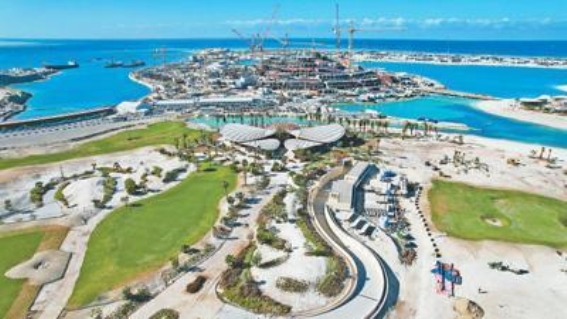 沙漠中的绿色奇迹——红海旅游项目的能源密码