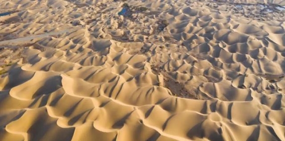 塔克拉玛干沙漠的秘密：从“死亡之海”到新生的财富宝藏