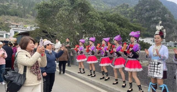 万峰林的蛋炒饭：一场文化与美食的盛宴